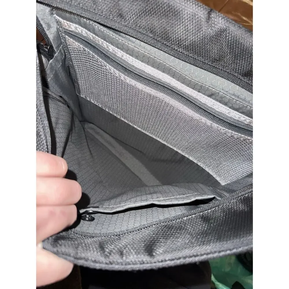 TUMI TECH BLACK BACKPACK LAPTOP CARRIER MESSENGER TRAVEL BAG